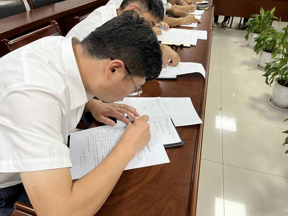 城建投公司召開全體員工大會暨安全生產(chǎn)、保密工作會議?